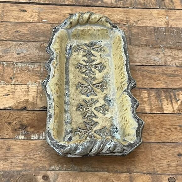 Decorative Pottery Tray 10.5" Engraved Designs Weathered Antique Finish - Picture 2 of 10